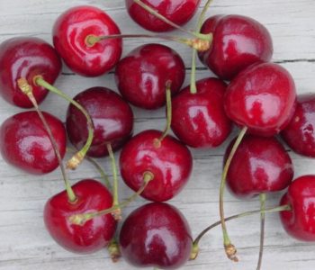 Pyszne wiśnie – wiśniowy deser z bezą