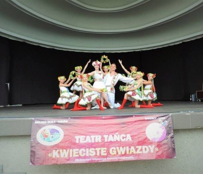 Kolorowe widowisko taneczne dla dzieci Teatr Tańca „Kwieciste Gwiazdy”