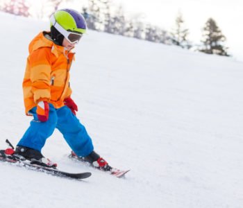 Od kiedy z dzieckiem na narty? Instruktor narciarstwa odpowiada