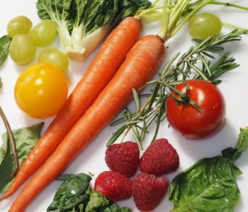 Które sezonowe warzywa i owoce przeciwdziałają chorobom?
