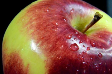 Jabłko wróżby andrzejkowe dla dzieci
