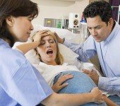 Nacinanie krocza podczas porodu