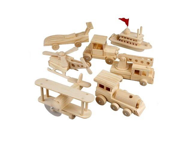 Drewniane pojazdy ruszają w trasę