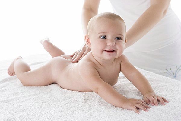 masaż niemowląt, zajęcia dla rodziców w Krakowie
