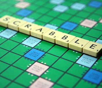 Turniej gry w scrabble w chorzowskiej bibliotece