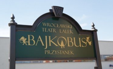 Bajkobus we wrocławskim Parku Wodnym