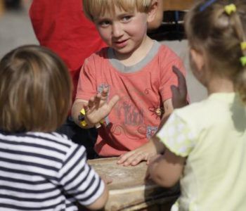 Bębny dla dzieci – rytmy, melodie i zabawy.