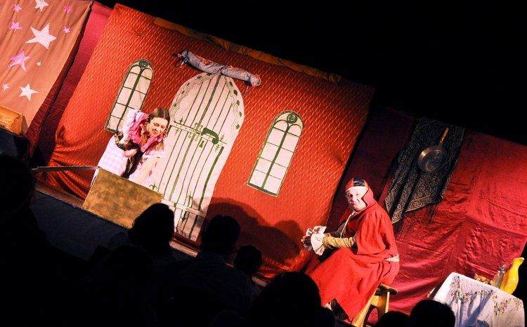 Księga pełna czarów