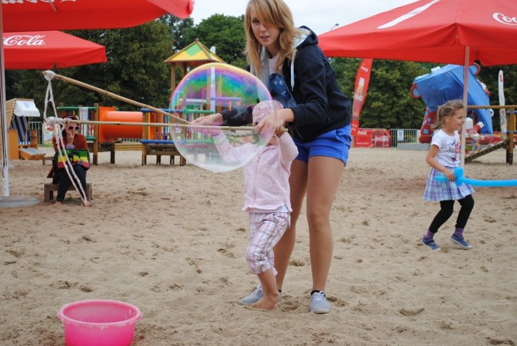 Kalifornijski czwartek na Plaży Wilanów z platformą n