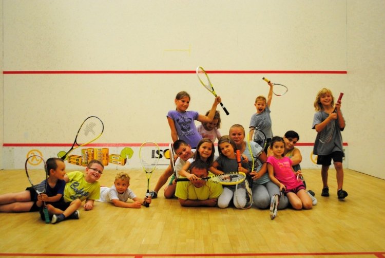 Zapisy na zajęcia szkółki squasha w Klubie Racquet
