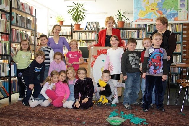 Książkolandia, czyli oswajanie książki. Lekcja biblioteczna dla grupy 0