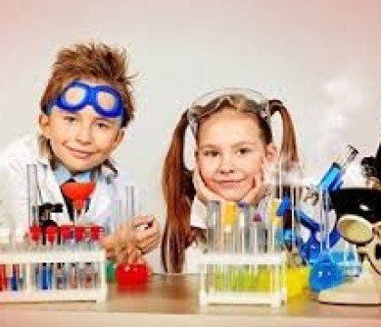 Półkolonie z Eksperymentami i Robotyką na Uniwersytecie Rozwoju