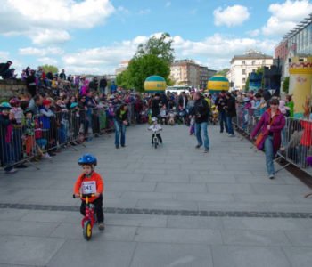 320 zawodników dojechało do krakowskiej mety Tour Kocham Rowerek!