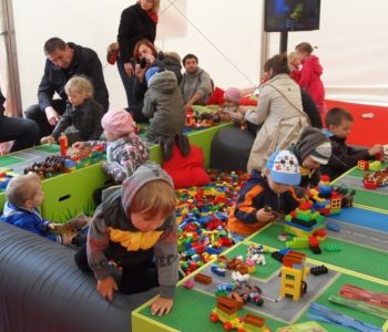 LEGO, monster trucki, Milan Day i szkółka ruchu drogowego