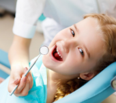 Oswajanie dziecka z wizytami u dentysty