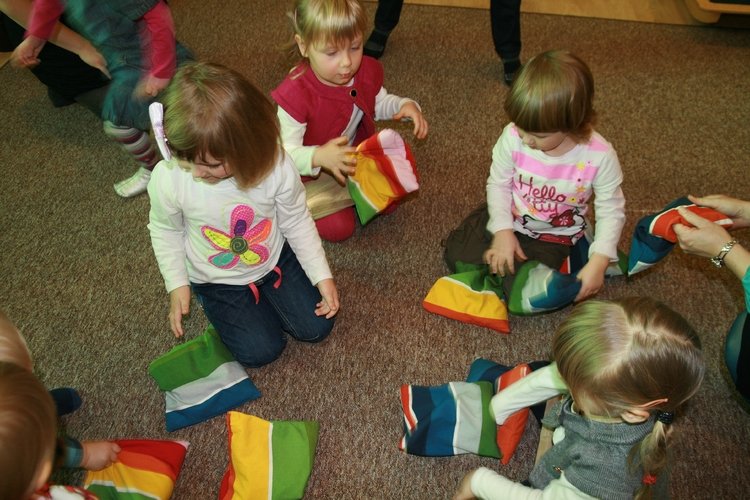 Roczny program przygotowujący do przedszkola (zajęcia dla dzieci i rodziców/opiekunów)