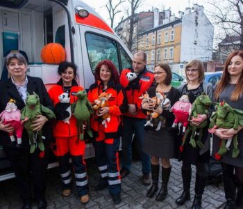 Maskotki IKEA trafiły do Krakowskiego Pogotowia Ratunkowego