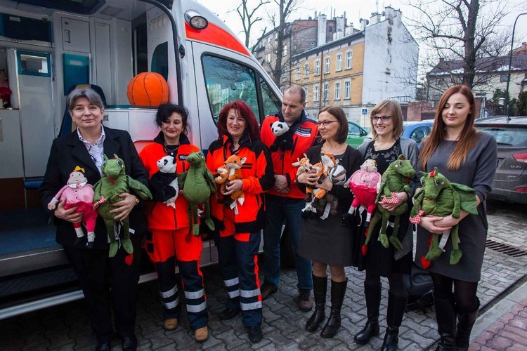 Maskotki IKEA trafiły do Krakowskiego Pogotowia Ratunkowego