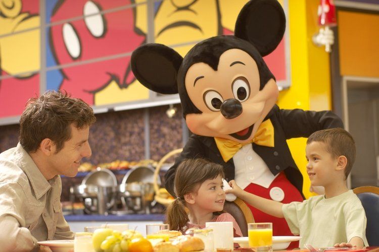 Promocja LATO 2015: Hotel i bilety wstępu do Disneylandu