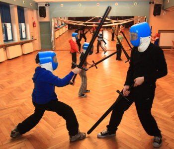 Tnij, siecz, kłuj! – bezpieczna szermierka