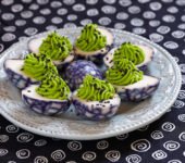 przepis na jajka marmurkowe faszerowane wasabi i awokado
