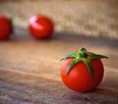 Pomi-pomi-pomidorek, wierszyk dla dzieci o warzywach