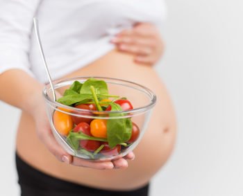 Jak się odżywiać w ciąży przed i po