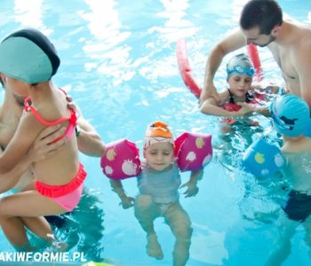 Nauka i doskonalenie pływania dla dzieci i rodziców