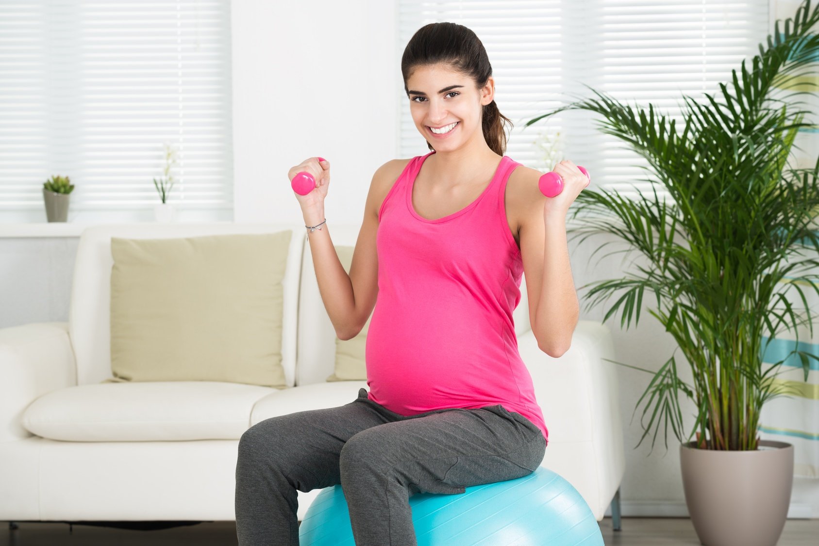 Ćwiczenia w ciąży. Porady połóżnej