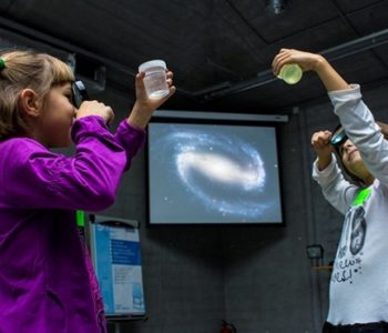 Warsztaty Familijne Centrum Nauki Kopernik – Dlaczego gwiazdy świecą?