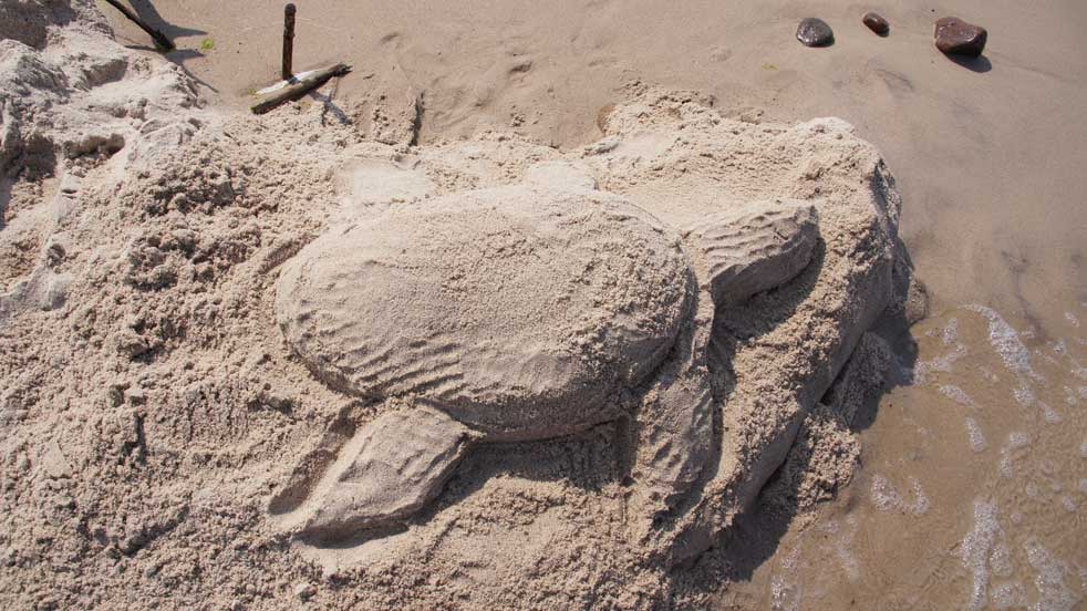 Pomysły na lato - rzeźbienie z piasku