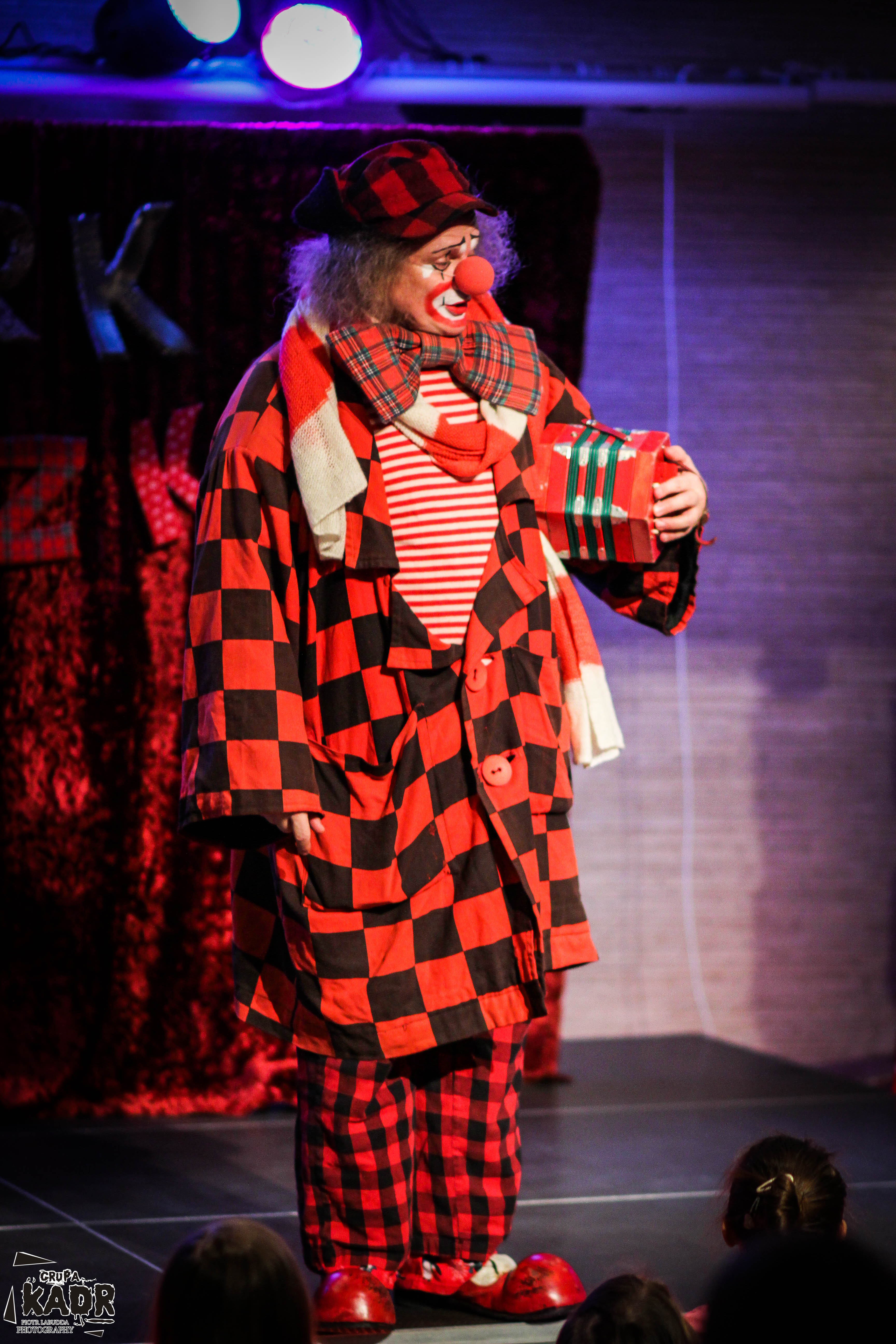 clown-pinezka teatr miasto aniołów