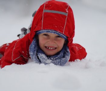 pixabay dziecko śnieg zima zabawa