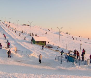 Ferie zimowe w Bydgoszczy 2017. Zapraszamy wszystkich narciarzy i snowboardzistów na Stefanowy Stok w Myślęcinku