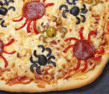 przepis na pizzę z robakami i pająkami