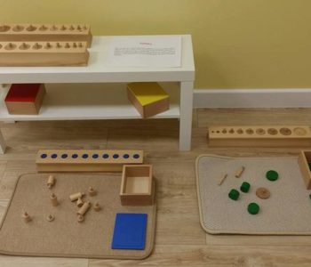 Zajęcia z materiałem Montessori, żłobek