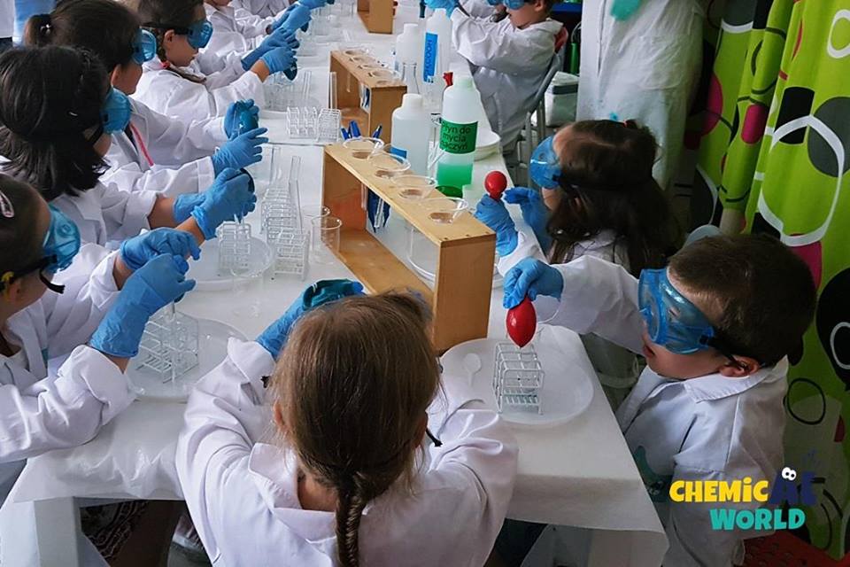 Warsztaty chemiczne w laboratorium dla dzieci - Rośniemy w siłę