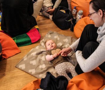 Muzealne zmysły: Zabawy z niemowlęciem