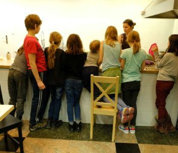 Oferta zajęć  w Piernikarni Wrocławskiej dla szkół podstawowych i przedszkoli.