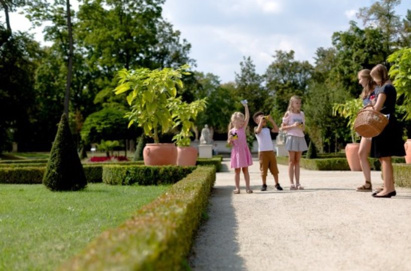 Kameralne spacery parkowe dla grup w Muzeum w Wilanowie