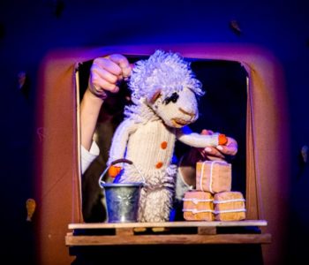 Sobotnie bajdurki: Owieczka Bella w wykonaniu Teatru Gili-Gili
