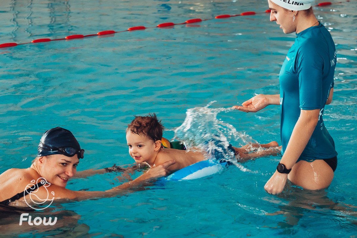 Kurs pływania dla małych dzieci