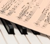 muzyka quiz muzyczny test wiedzy sprawdzian instrumenty piosenki nuty wykonawcy artyści teksty wiedza ogólna
