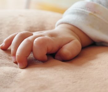 Kiedy i po co należy wykonywać USG bioderek u niemowląt?