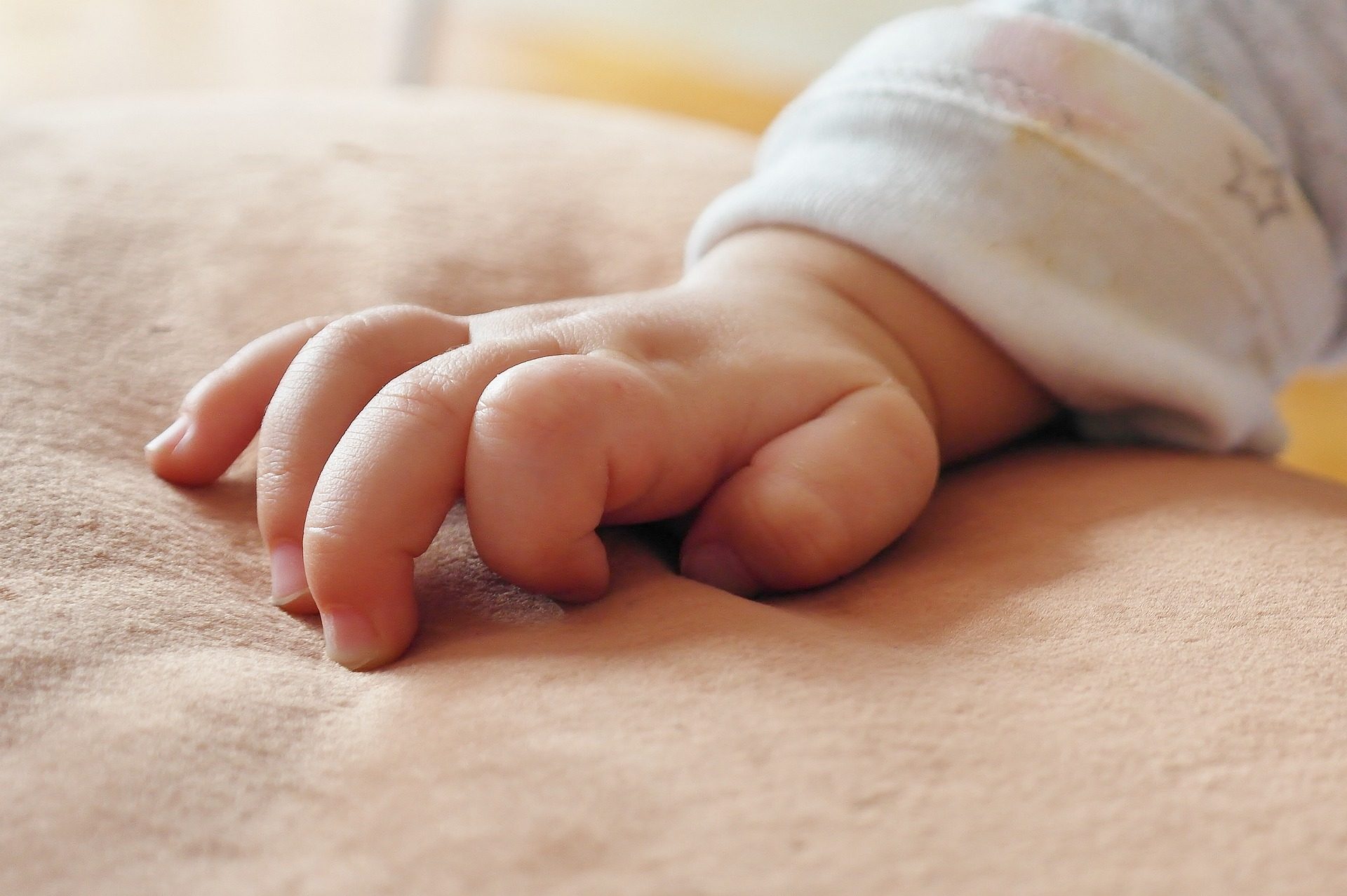 Kiedy i po co należy wykonywać USG bioderek u niemowląt?