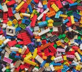 Jak zmieniały się klocki Lego na przestrzeni lat?