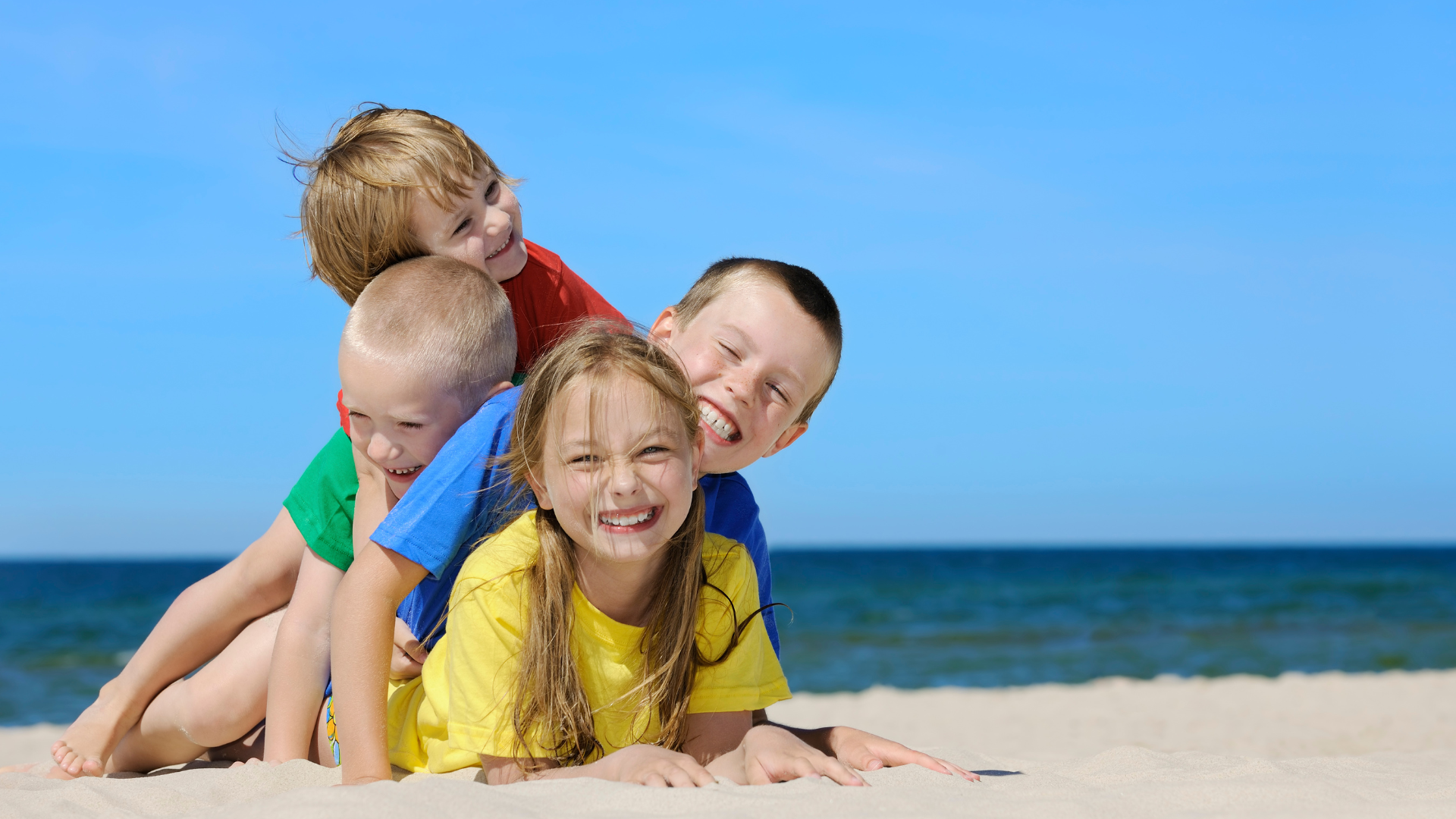 Polskie wybrzeże – idealne miejsce na wakacje z małymi dziećmi