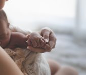 Bezsenność u niemowląt – co może być przyczyną?
