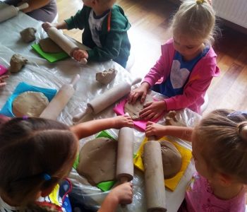 Strefa Zabawy: Tulipany – warsztaty ceramiczne dla dzieci w wieku 3-5 lat