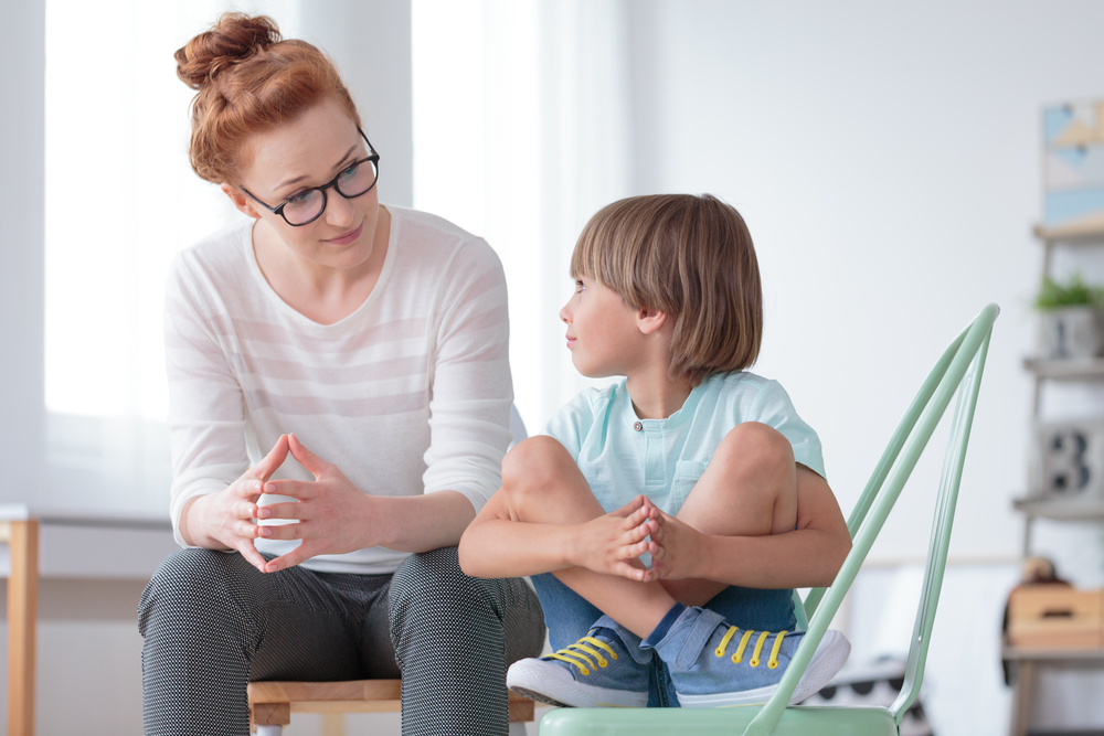 Jak rozmawiać z dzieckiem na trudne tematy?